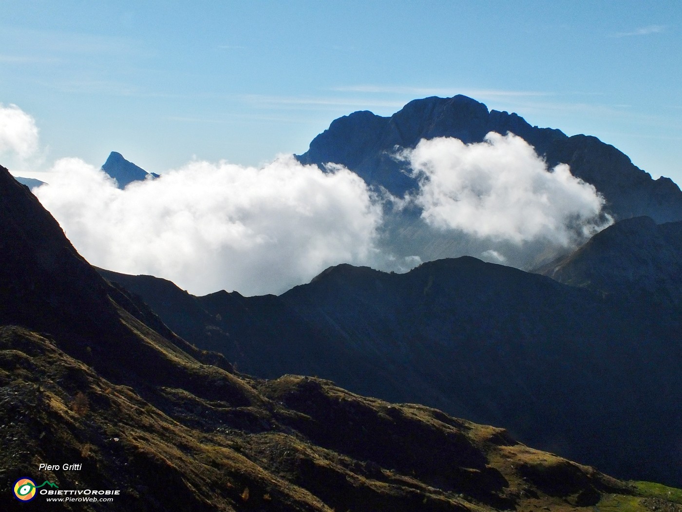 16 Arera, Corna Piana, Cima di Valmora sullo sfondo.JPG